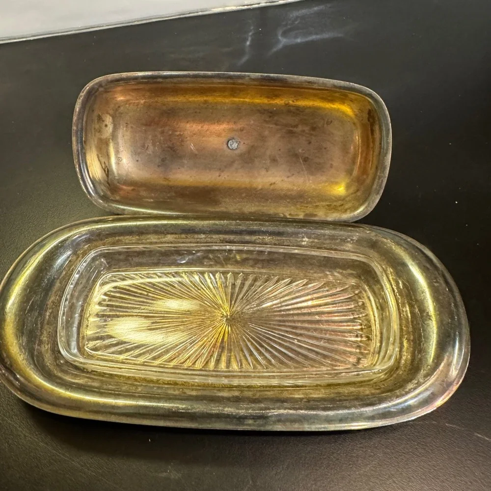 Wm Rogers Butter Dish Silverplate Glass Insert Silver Pineapple Finial Vintage